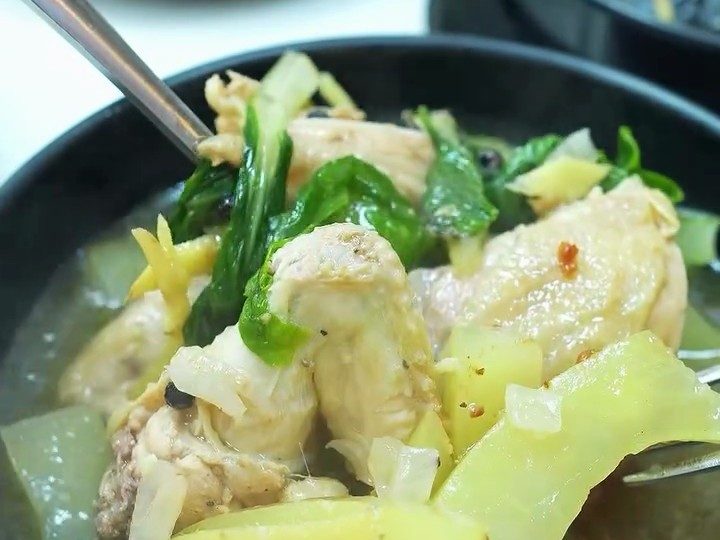 Tinolang manok with green papaya